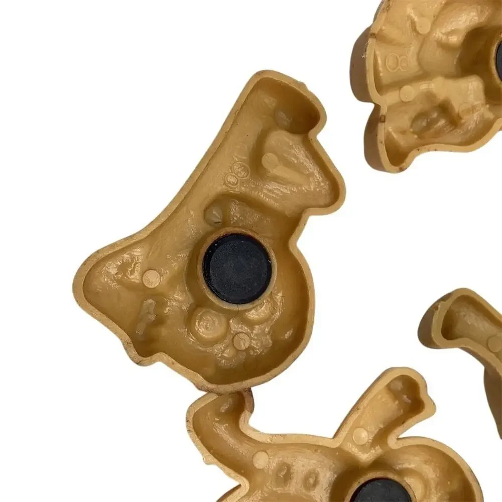 Vintage Gingerbread Man Magnets Set of 5‎ Holiday Decor Multicolor